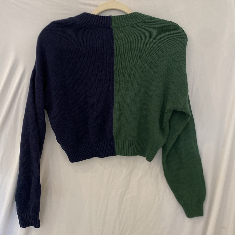Hollister green & blue, color-blocked, 3-button cropped cardigan.  Size xSmall - Picture 4 of 4